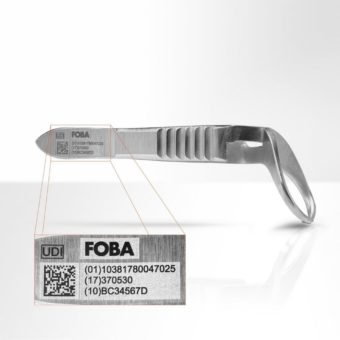 Auf der MedtecLIVE markiert FOBA in der Messe-Produktionsstraße