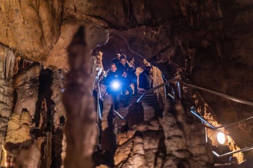 Rübelandbahn, Erlebnis-Theater und Taschenlampenführung in der Tropfsteinhöhle
