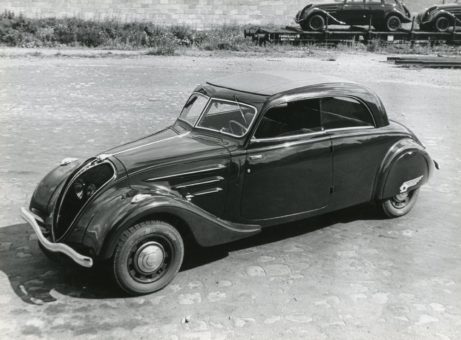 RetroClassics: Im Zeichen des PEUGEOT 402