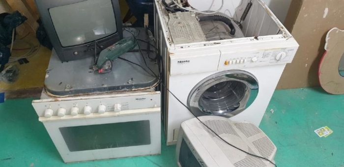 Eine einzelne Waschmaschinebeispielsweise, die auch noch aus der 3. Etage heruntergetragen werden muss, kommt leider für eine Altmetallabholung r