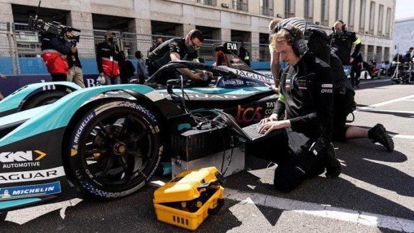 Jaguar TCS Racing: Die Software ist das Herzstück bei der Entwicklung elektrischer Renn- und Serienwagen