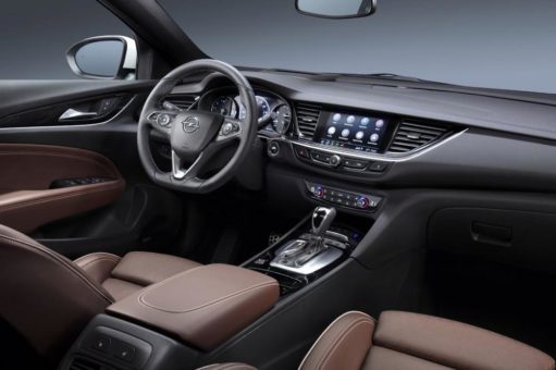 Neue Infotainment-Generation feiert im Opel Insignia Premiere