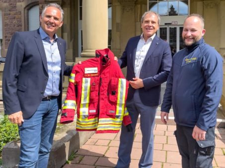 Neue Einsatzbekleidung für den Notarztdienst des Klinikums Karlsruhe