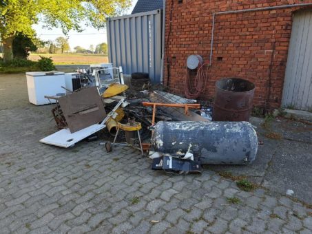 Komplizierte Prozedur bei abgestellten Schrott Gebrauchtwagen in Krefeld