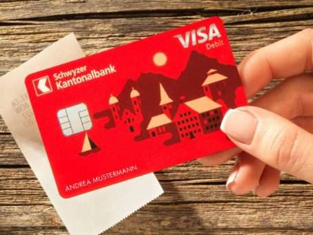 Schwyzer Kantonalbank führt Visa Debitkarte ein