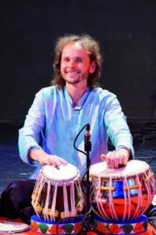 Sitar- und Tabla-Konzert im Christophsbad: Subrata De und Florian Schiertz entführen das Publikum in nordindische Klangwelten