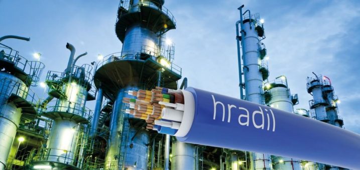 Robustes Kabel-Multitalent für die Chemie- und Bauindustrie von HRADIL