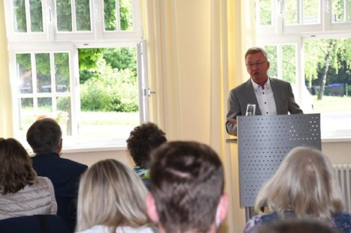 Dr. Andreas Westerfellhaus zu Besuch in der Pflegefachschule BZG Wiesloch