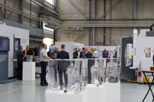 Kompetenzen zukunftsweisend kombiniert: Auf der OPEN HOUSE der CHIRON Group