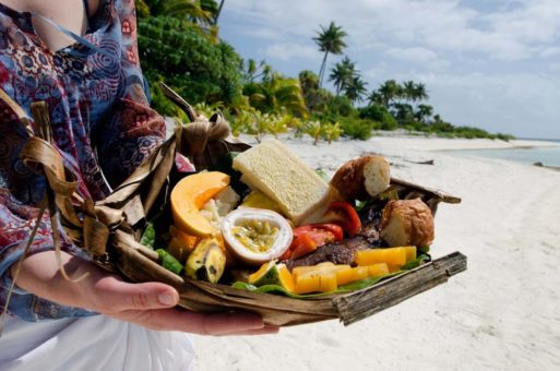 Neue kleine Öko-Gästehäuser, polynesischer Kochkurs und Schnorcheln mit Riffhaien