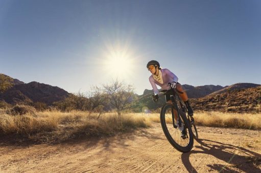 Garmin präsentiert Performance-Bikecomputer-Serie Edge 1040. Erstmals mit Solarladefunktion für extra Power.