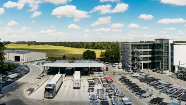 STEMA Metalleichtbau feiert Einweihung seiner neuen Verladerampe