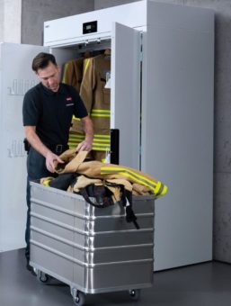 Feuerwehr-Ausrüstung schonend trocknen – mit effizienten Trockenschränken von Miele