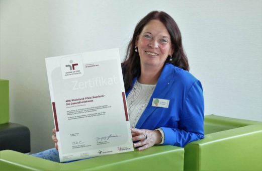 Ehrung: AOK erhält erneut Prädikat für Vereinbarkeitszertifikat