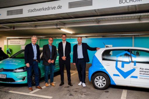Elektrisch und mobil: Bochum Wirtschaftsentwicklung und Stadtwerke vervierfachen Ladepunkte in den Parkhäusern