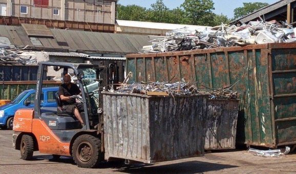 Schrottabholung Bonn- Metallschrott beinhaltet wertvolle Rohstoffe, die nicht ungenutzt verfallen sollten