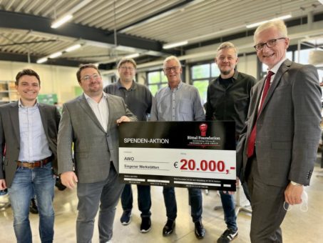 Jobmotor für Menschen mit Behinderung: Rittal Foundation stiftet smarten Arbeitsplatz-Assistent