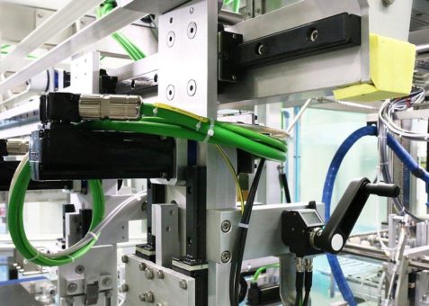 Hersteller von Verpackungsmaschinen standardisiert sein Maschinenprogramm mit NSK-Linearführungen