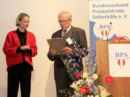 Bundesverband Prostatakrebs Selbsthilfe e.V. ehrt Prof. Dr. med. Peter Albers und PD Dr. med. Simone Wesselmann für herausragendes Engagement