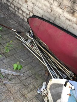 Selbst ganze Mehrfamilienhäuser und Wohnungen können kurzerhand fachgerecht entrümpelt und von jeglichen Müll befreit werden