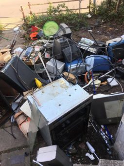 Über Jahre können dort viele Sachen gelagert werden, aber für unsere Schrottabholer aus Bocholt ist das überhaupt kein Problem