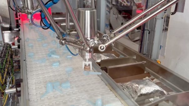 KUKA Roboter unterstützt bei Babynahrung-Produktion
