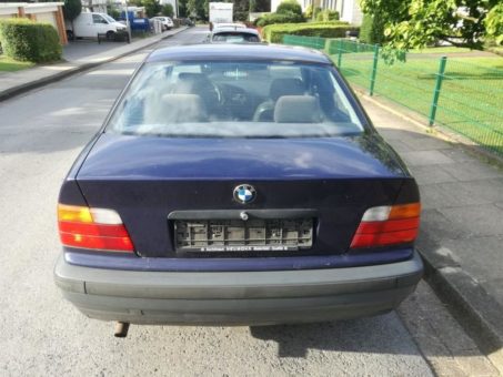 Auch Schrottautos werden beim Autoverschrottung Gladbeck Fachgerecht Entsorgt