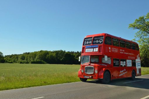 KWM informiert zu Herz-Kreislauf-Erkrankungen: Infobus der Initiative „Herzenssache Lebenszeit“ am 26. Juli in Würzburg