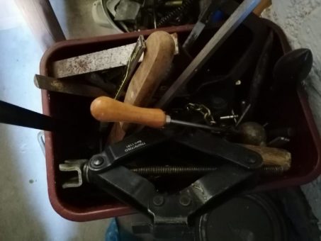 Hin und wieder melden sich Kunden die einen Katalysator oder Hart Metall in der Garage haben .