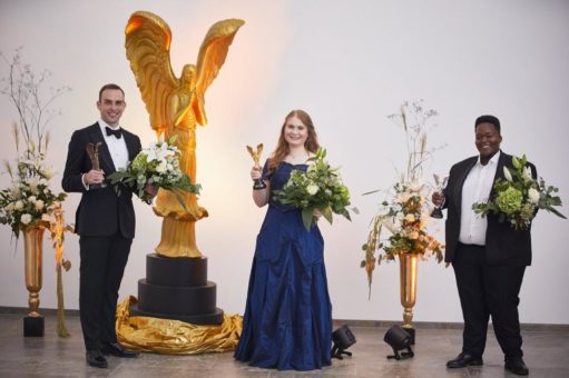 10. Klassik-Gesangswettbewerb DEBUT 2020:  Karolina Bengtsson strahlt mit  Goldener Viktoria um die Wette