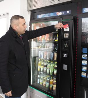 FEIG ELECTRONIC ermöglicht kontaktloses Bezahlen an der leistungsstärksten E-Tankstelle in Coburg