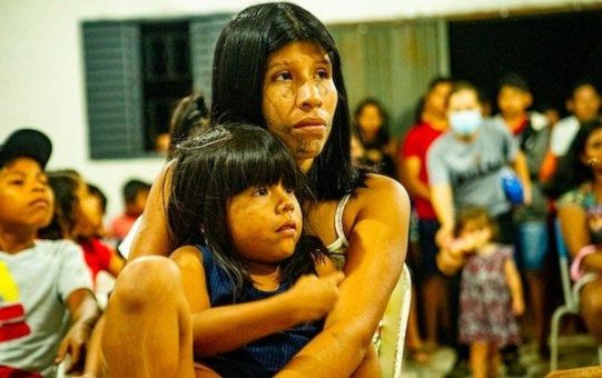 Pädagogische Weiterbildung für indigene Dorflehrer in Brasilien