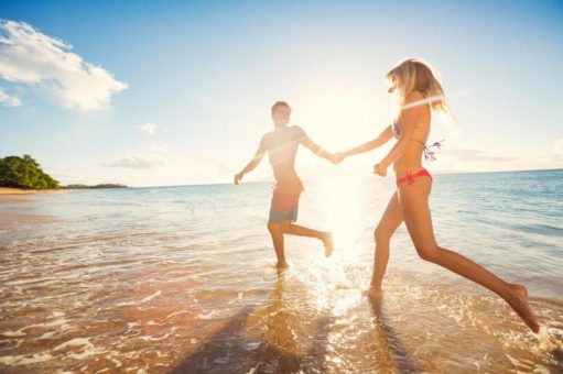 Umfrage: Auf der Suche nach der wahren Liebe – Wie die Deutschen im Urlaub daten