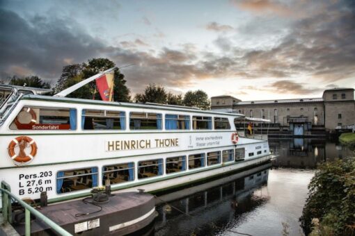 Rundfahrt durch das Hafengebiet