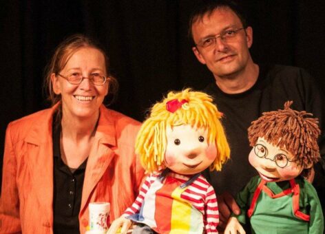 Bunter Puppenspaß auf der Drehscheibe