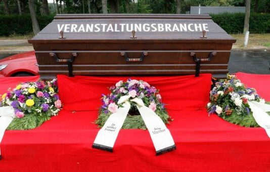 Alarmstufe Rot: Nachhaltige Konzepte zur Sicherung des Kulturlebens gefordert