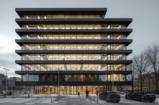 Mit neuer Fassade bereit für die Zukunft – Bürogebäude De Walvis, Amsterdam/NL
