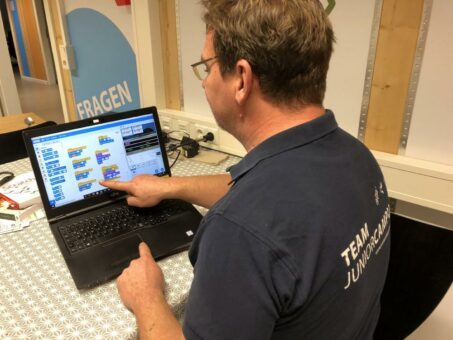 JuniorCampus – neues Thema aus der Informatik: Programmieren lernen für Schüler*innen und Lehrkräfte