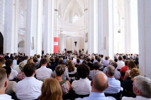 TH Lübeck verabschiedet über 400 Absolventinnen und Absolventen ins Berufsleben