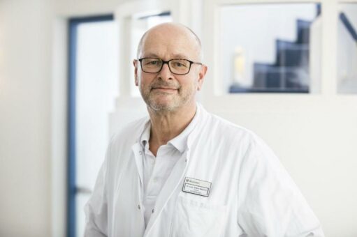 Alex Online: Das künstliche Kniegelenk beim älteren Menschen