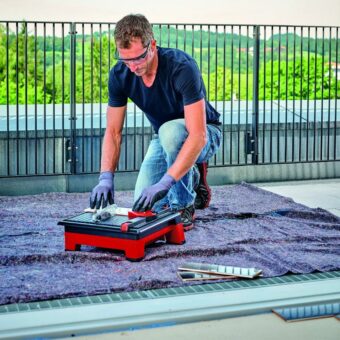 Kabellos und maximal flexibel: Einhell erweitert Power X-Change-Sortiment um erste akkubetriebene Fliesenschneidmaschine