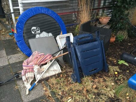 Entrümpelung und Abholung bei Firmen Kleinbetrieben und Privathaushalte