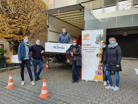 Social-Day-Einsatz: Die All Service Sicherheitsdienste GmbH transportiert Möbel für das Zwerg Nase-Haus