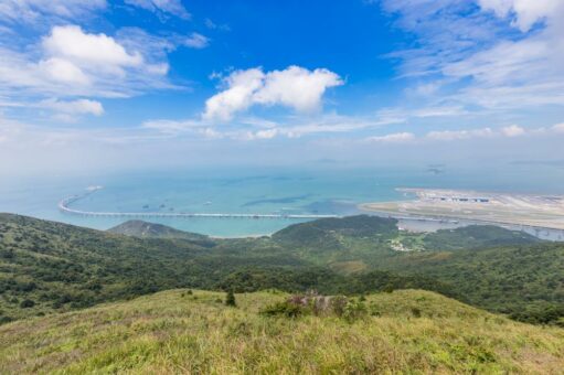 Hongkong-Zhuhai-Macao-Brücke: Wunderwerk der Konstruktionstechnik – mit Fahrtreppen von thyssenkrupp Elevator