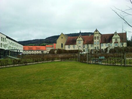 Biogas heizt und kühlt das Hotel Kloster Haydau