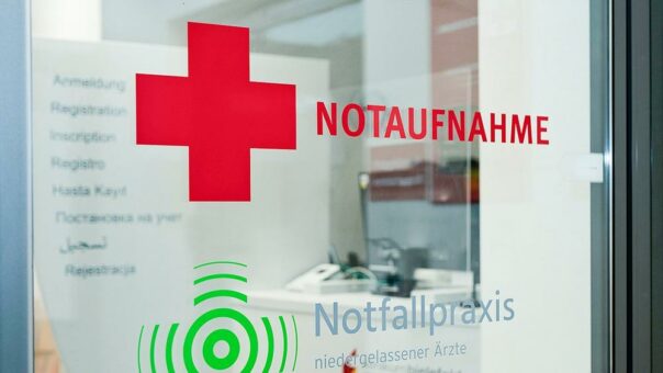 Klinikum Bielefeld verkürzt Wartezeiten für Besucher*innen durch Online-Registrierung