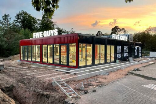 ROKA Werk realisiert FIVE GUYS Filiale auf der US Air Base Ramstein