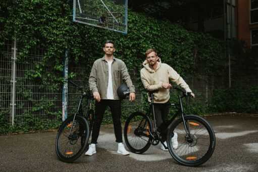 Das neue SUSHI Menü ist da: Andy und Joko liefern das Maki+ und California Roll+ und verändern die Mobilität von morgen