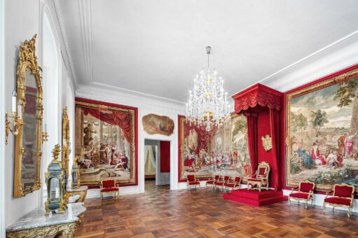 Mit einer Hofdame durch das barocke Schloss: Kostümführung am Sonntag
