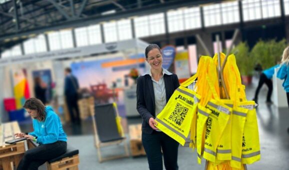 Workwear: Entspannt Arbeitsschutz in der AAV Lounge auf der deGUT 2022